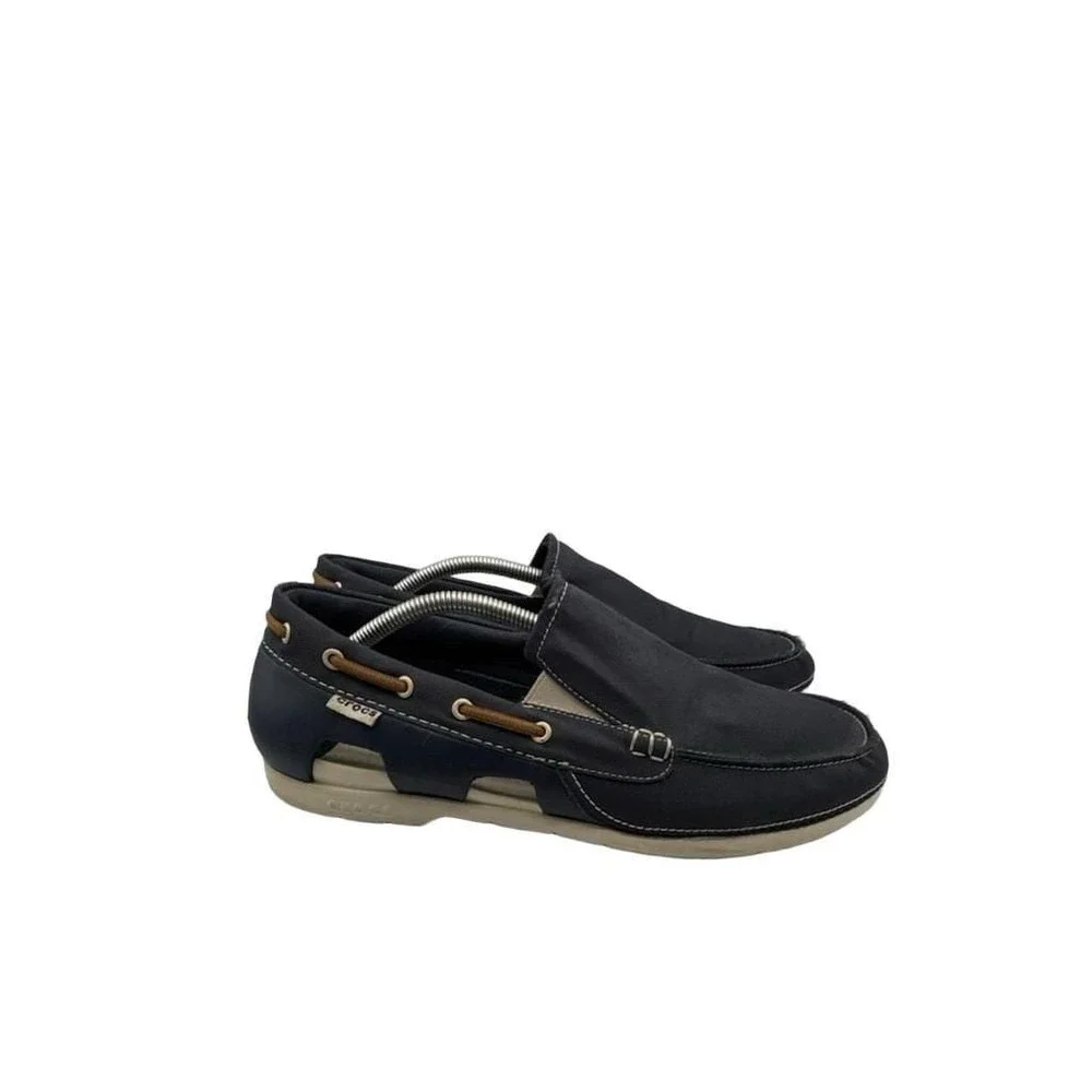 CROCS beach line